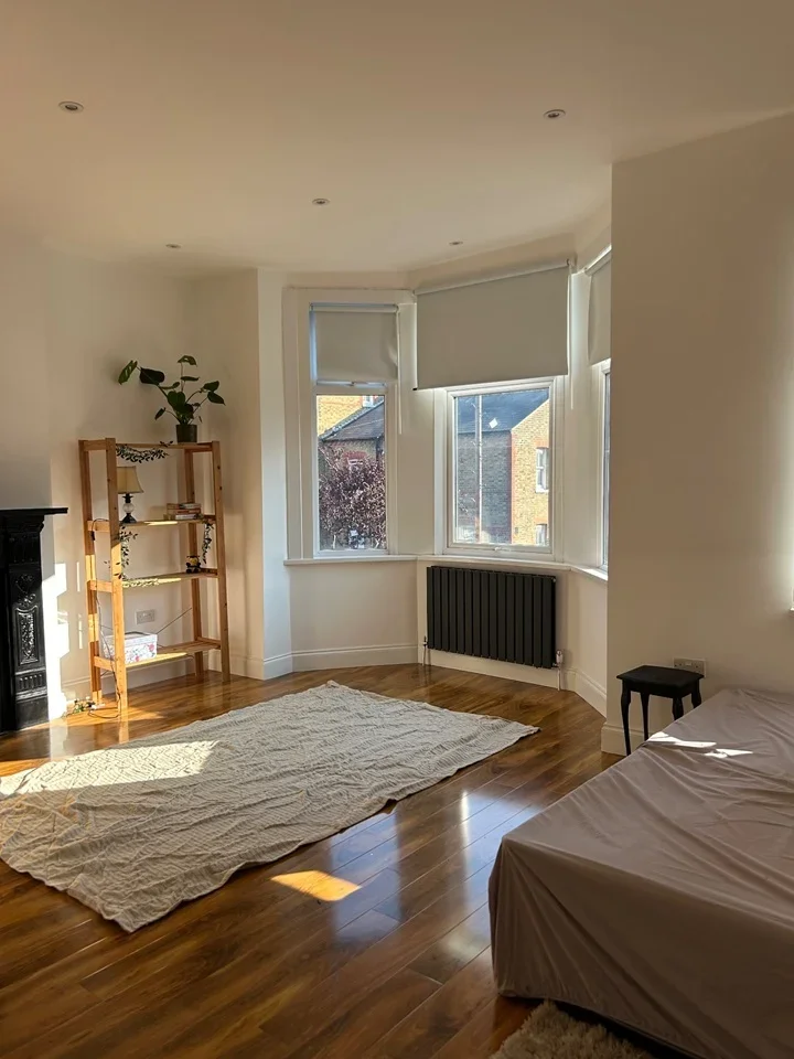 Room Hainthorpe Road in Greater London