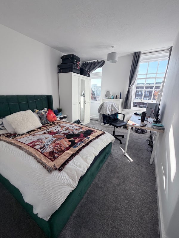 Room Walmer Road in Greater London