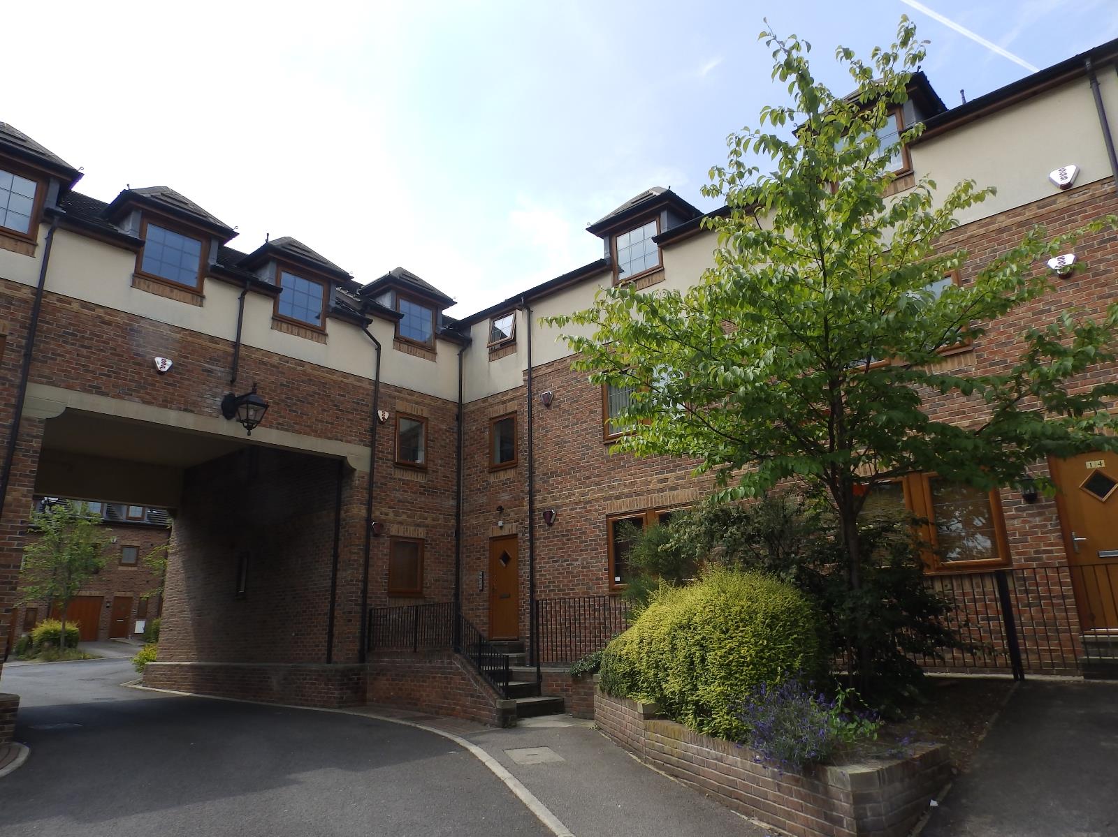 Flat Dewsbury Road in Wakefield