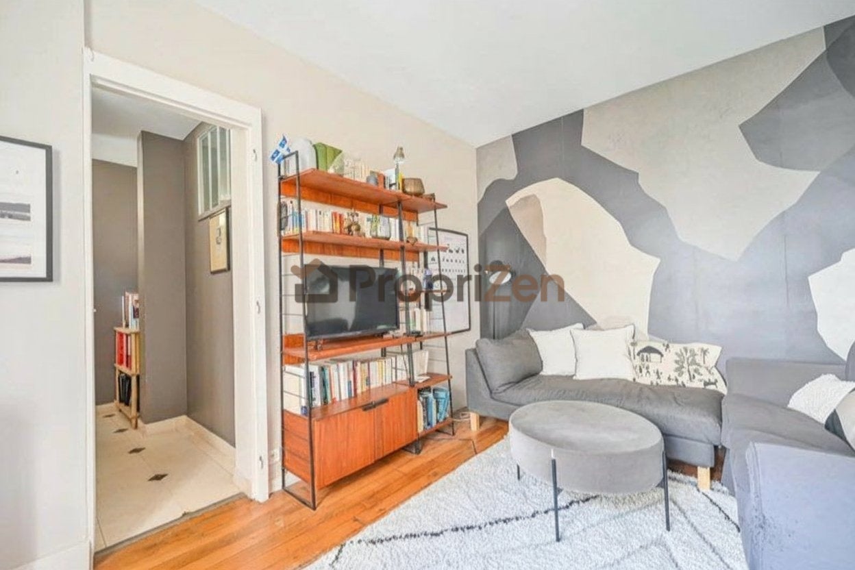 Flat Rue Clairaut in Paris