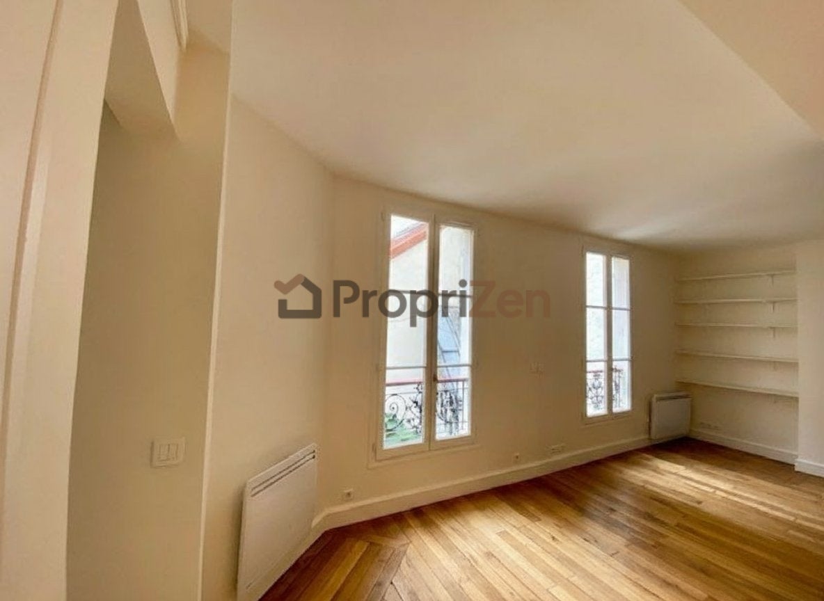 Flat Rue Clairaut in Paris