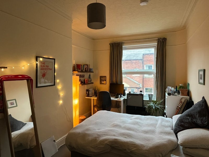 Room Archery Road in Leeds