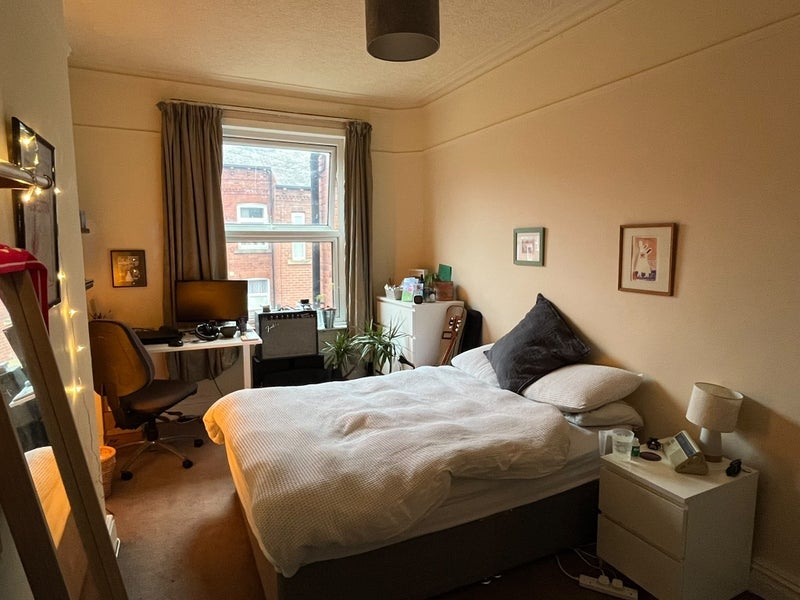 Room Archery Road in Leeds