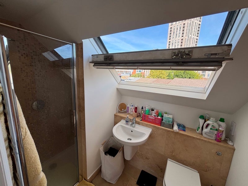Room Edison Mews in Greater London