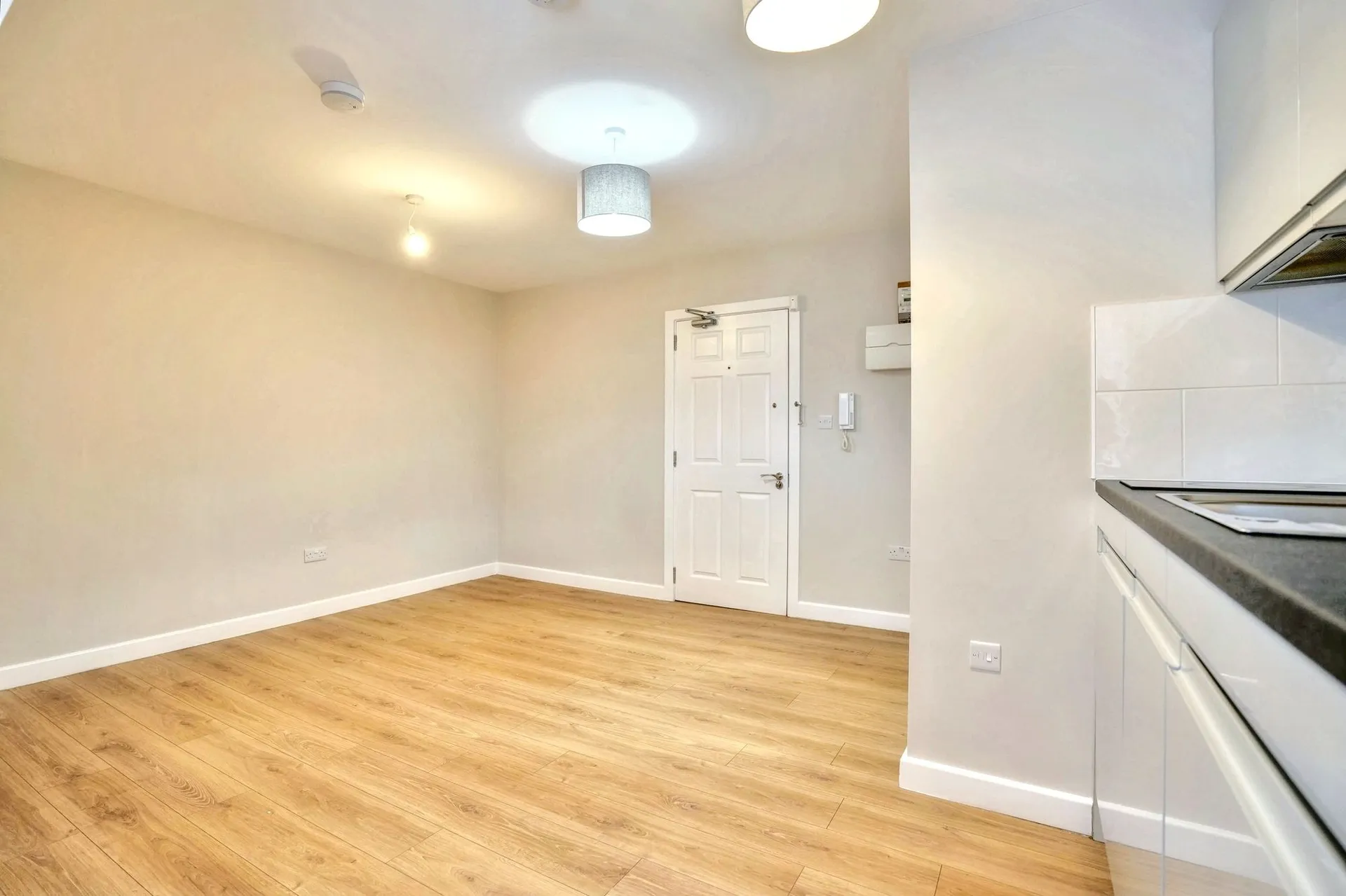 Flat Sittingbourne Road in Maidstone