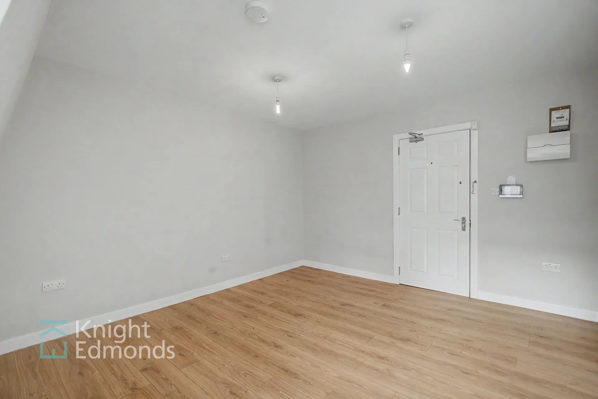 Flat Sittingbourne Road in Maidstone