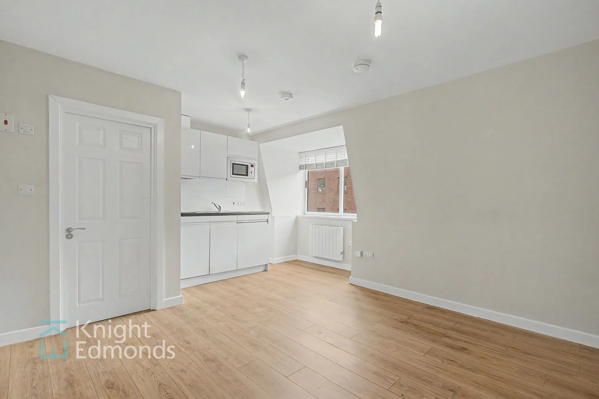 Flat Sittingbourne Road in Maidstone
