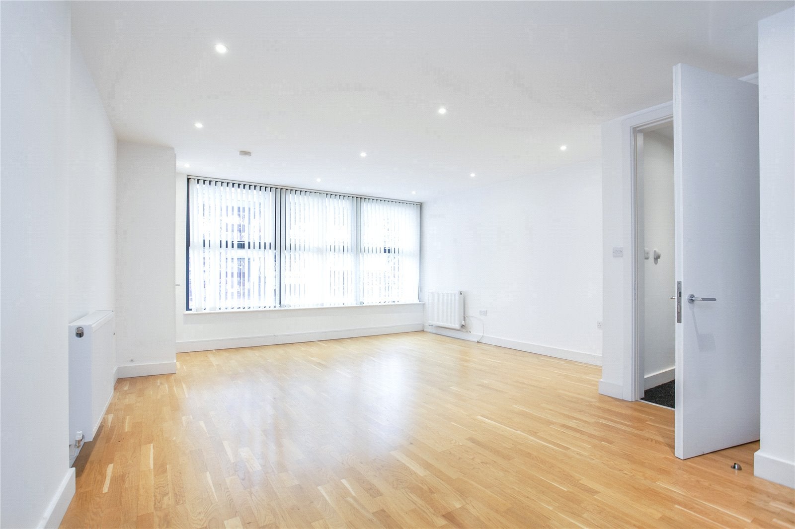 Flat New Inn Yard in Greater London