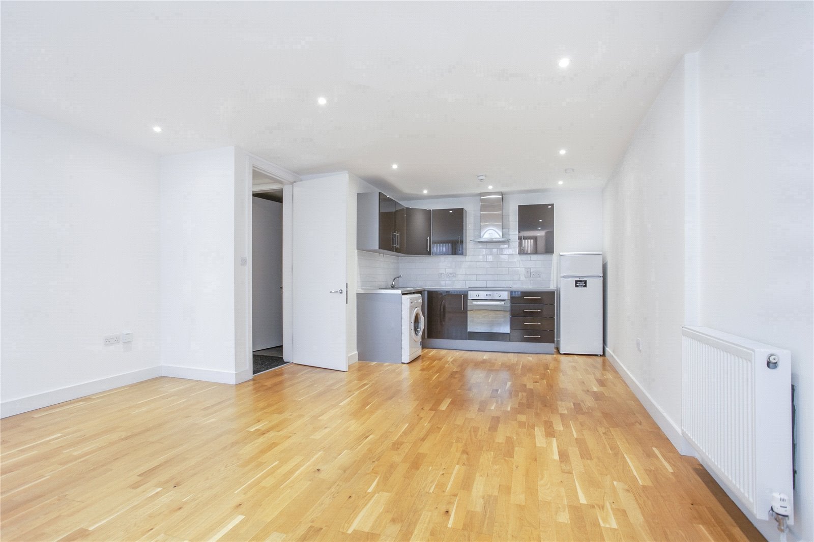 Flat New Inn Yard in Greater London