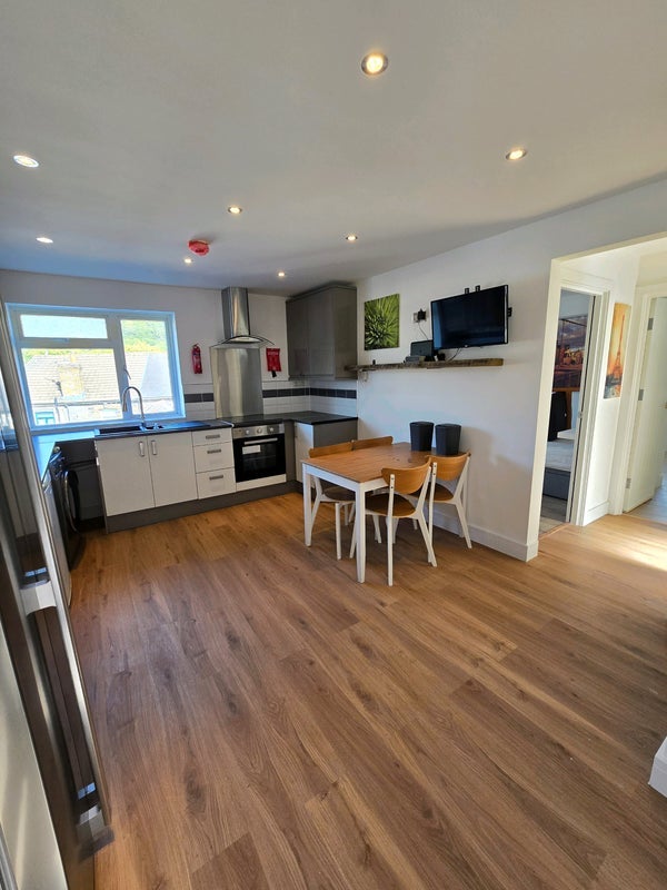 Room Cyrch y Gwas Road in Pontypridd