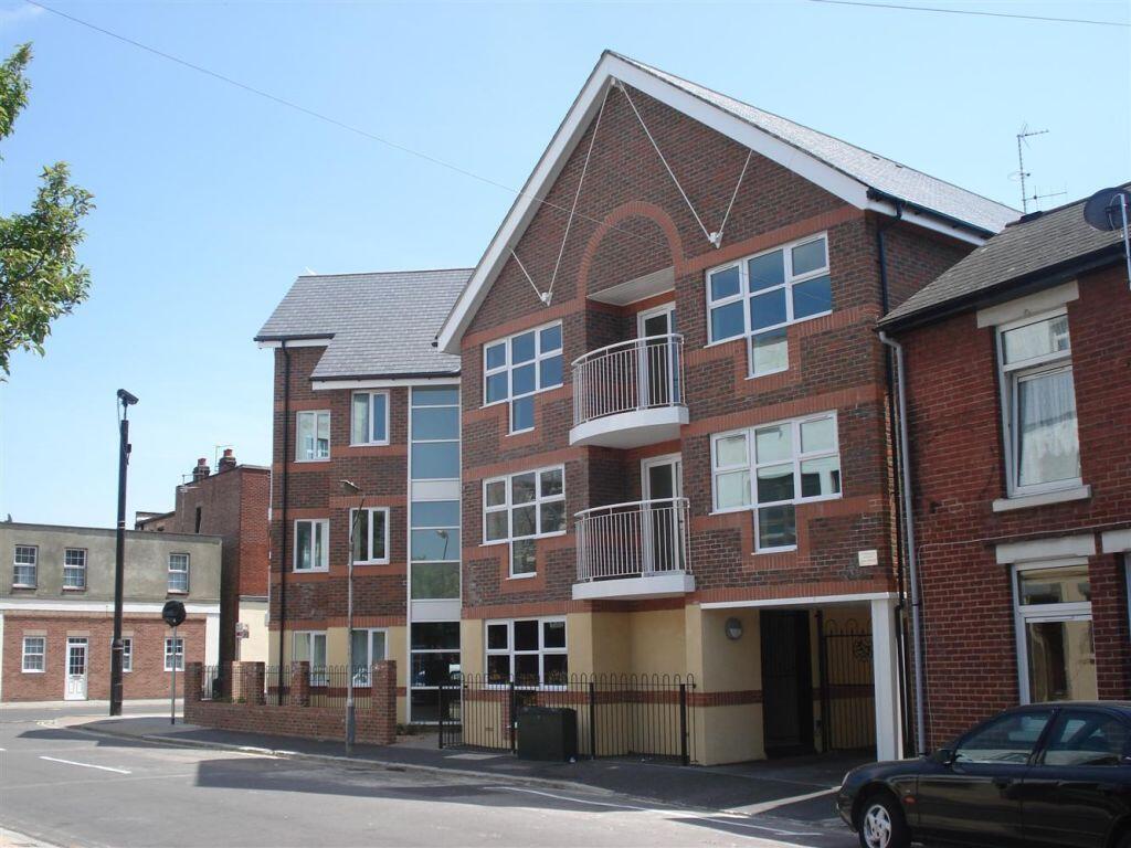 Flat Kingston Road in Portsmouth