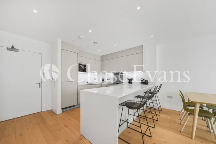 Flat Arniston Way in Greater London