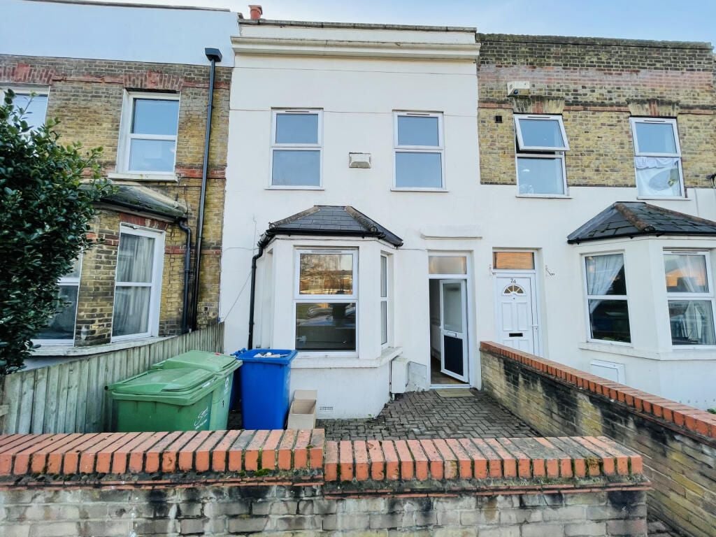 House Gibbon Road in Greater London