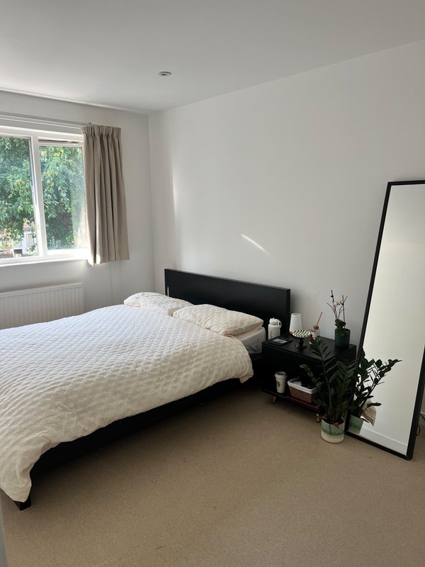 Room Park Street in Greater London