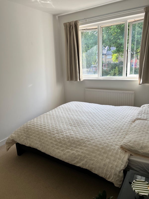Room Park Street in Greater London