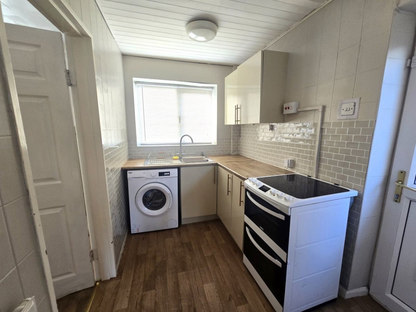 House Whinside Crescent in Thurnscoe