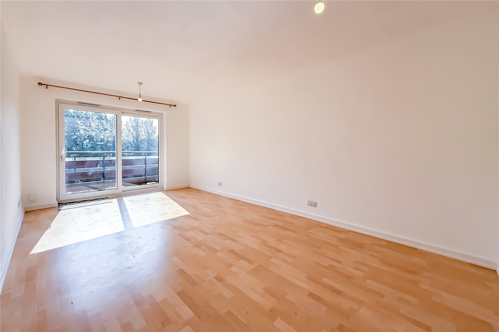 Flat Endymion Road in Welwyn Hatfield