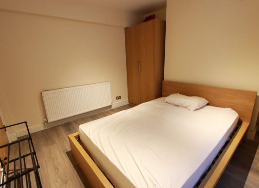 Room Cleveland Street in London