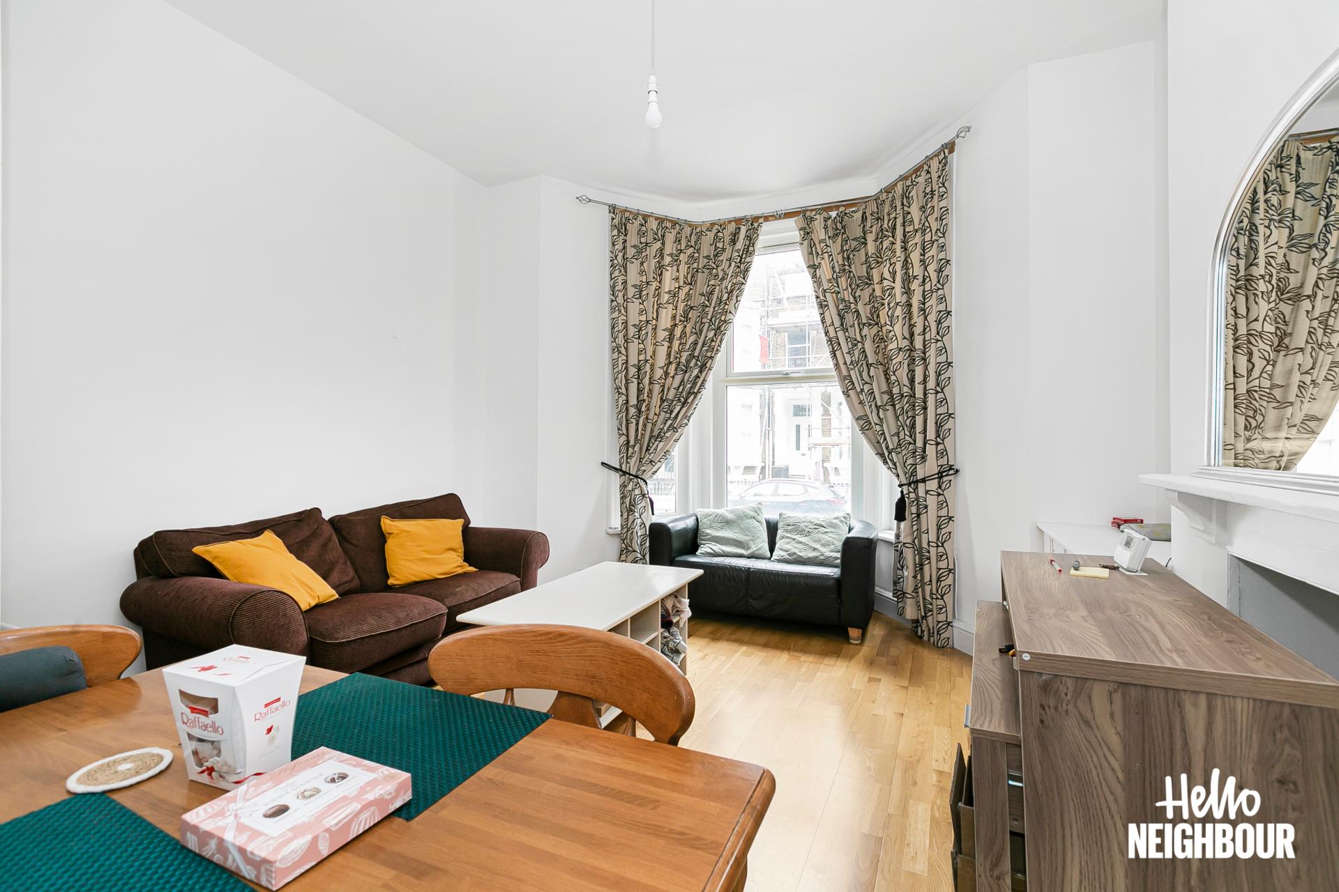 Flat Batoum Gardens in Greater London