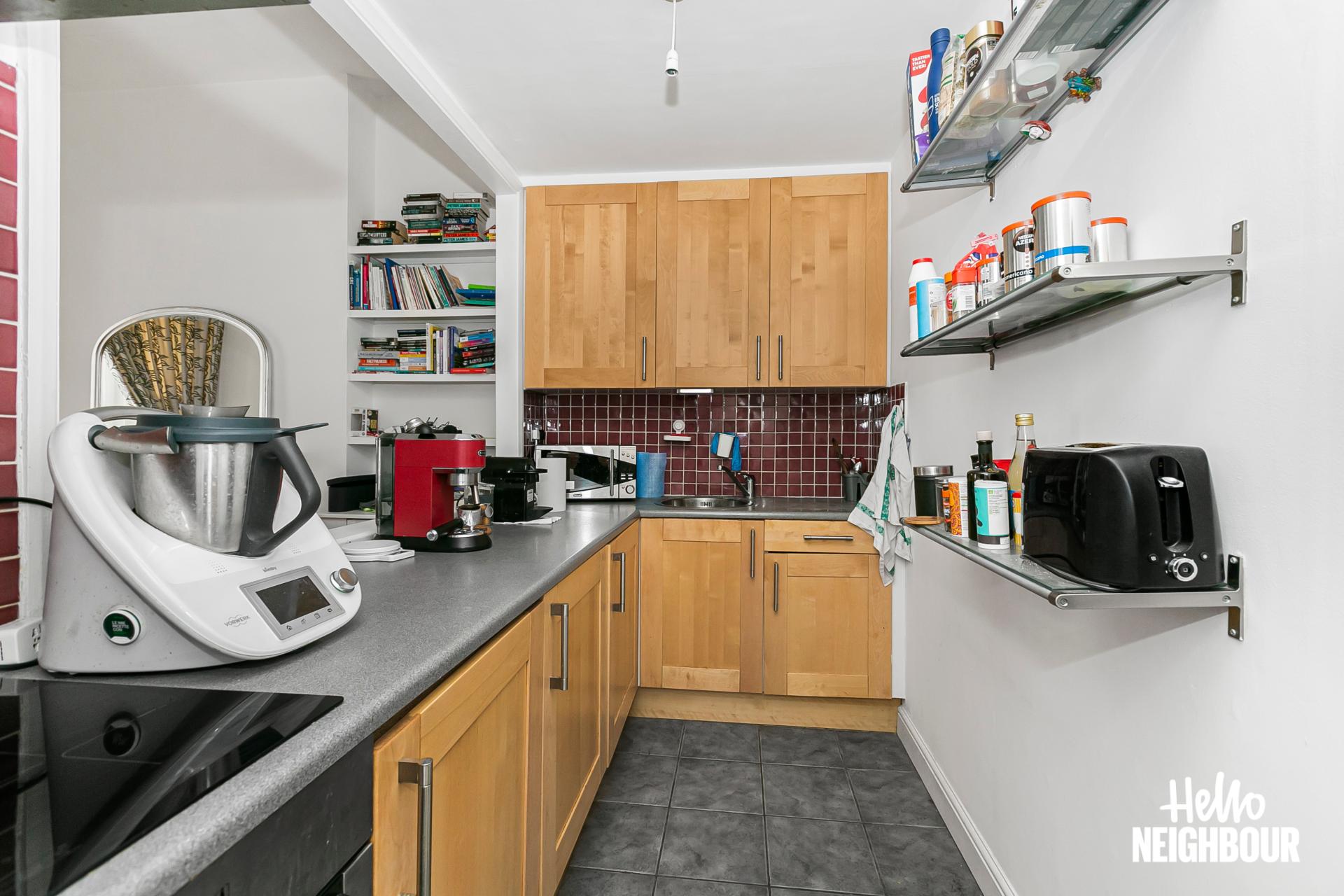 Flat Batoum Gardens in Greater London