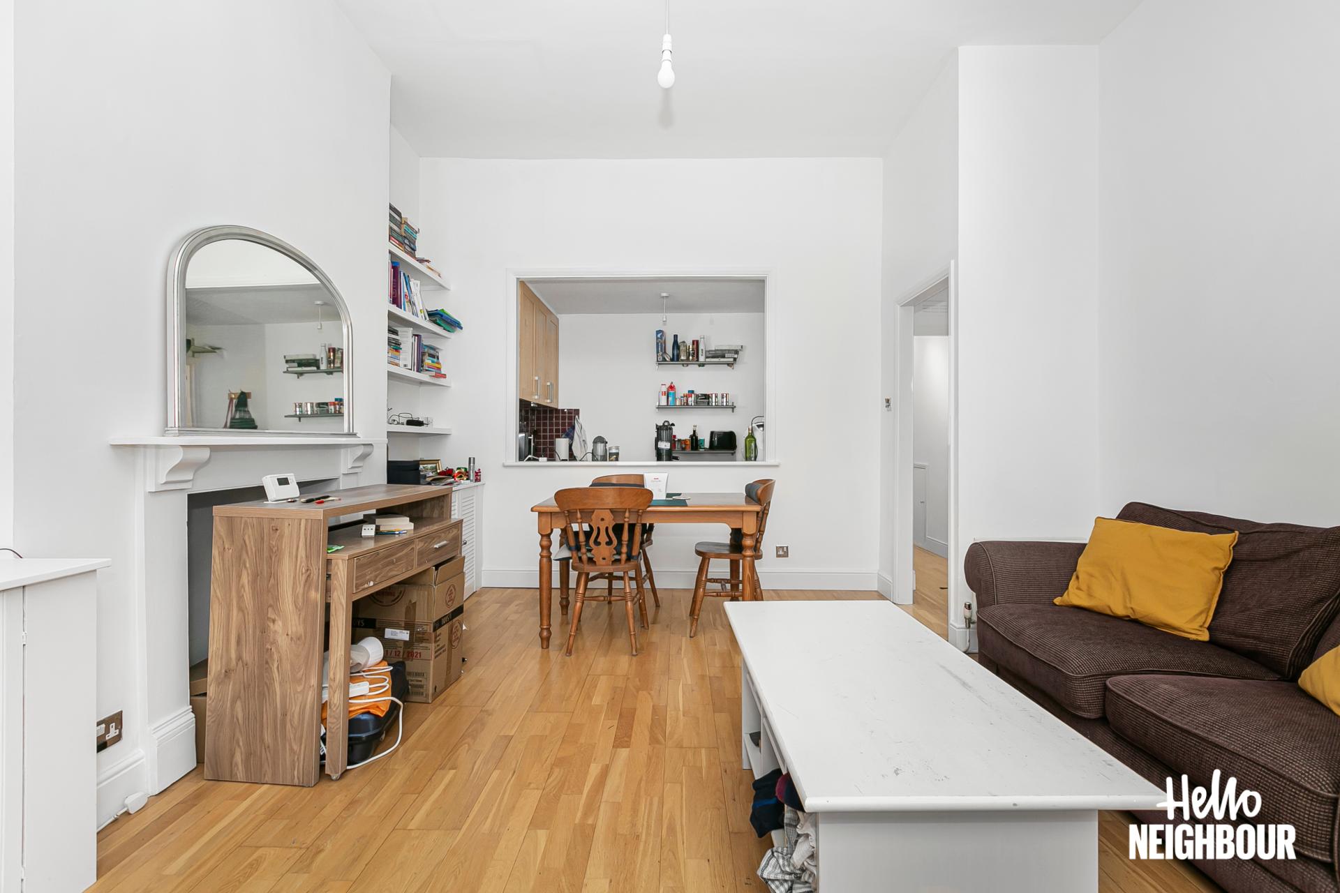 Flat Batoum Gardens in Greater London