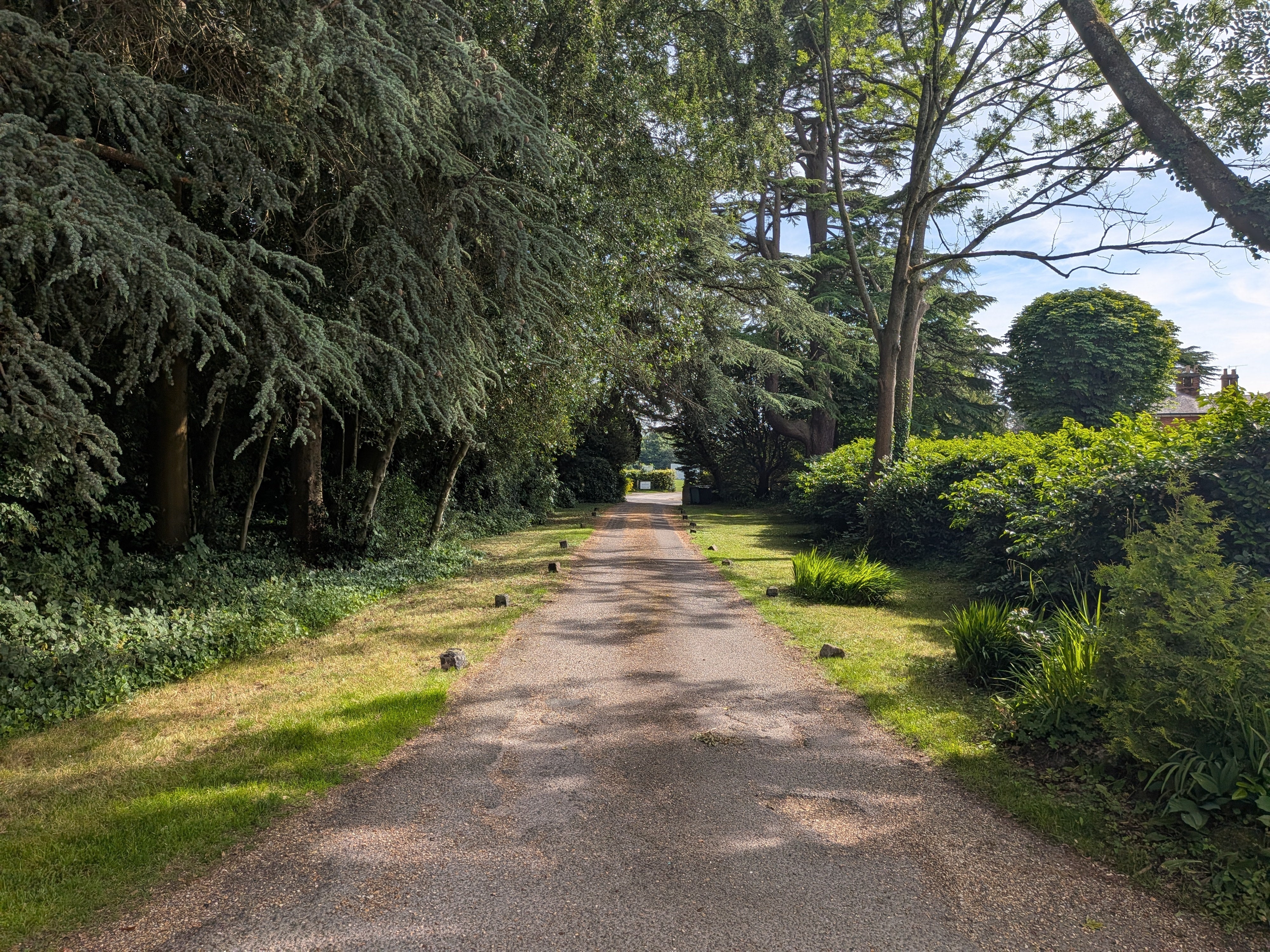 Flat Pixham Lane in Mole Valley