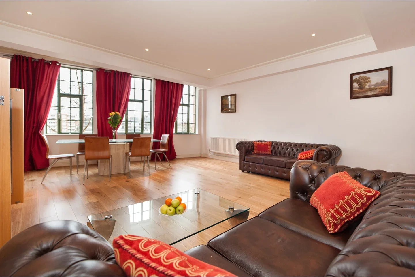 Flat Somerville Avenue in Greater London