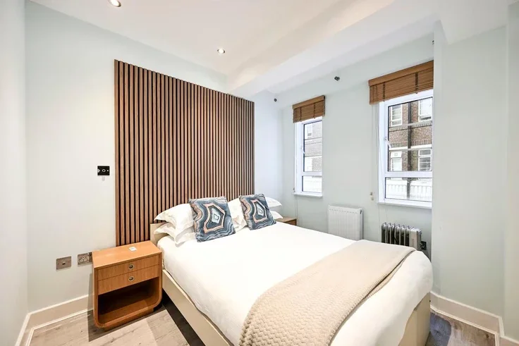 Flat Sloane Avenue in Greater London