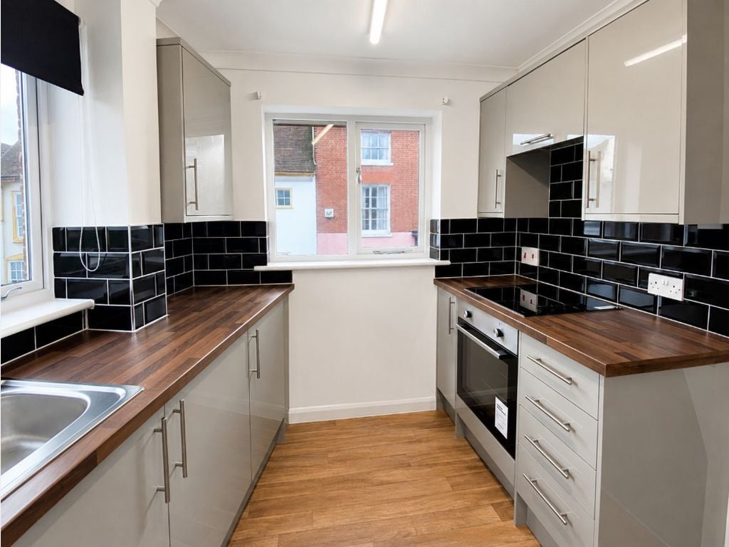 Flat New Park Road in Chichester