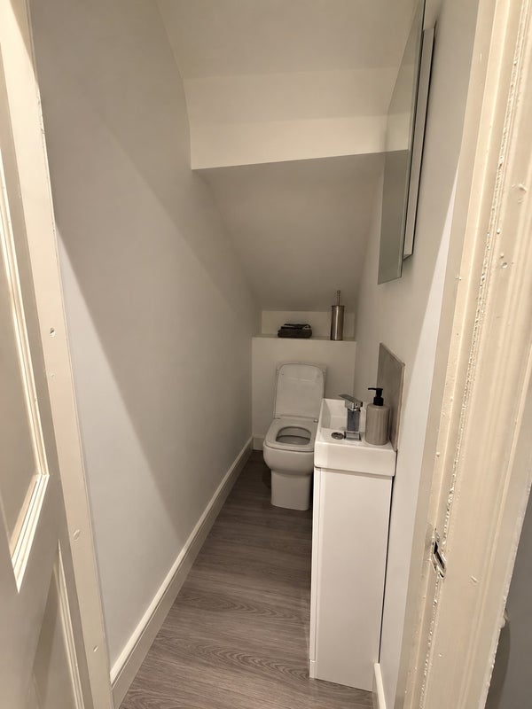 Room Bournville Lane in Birmingham