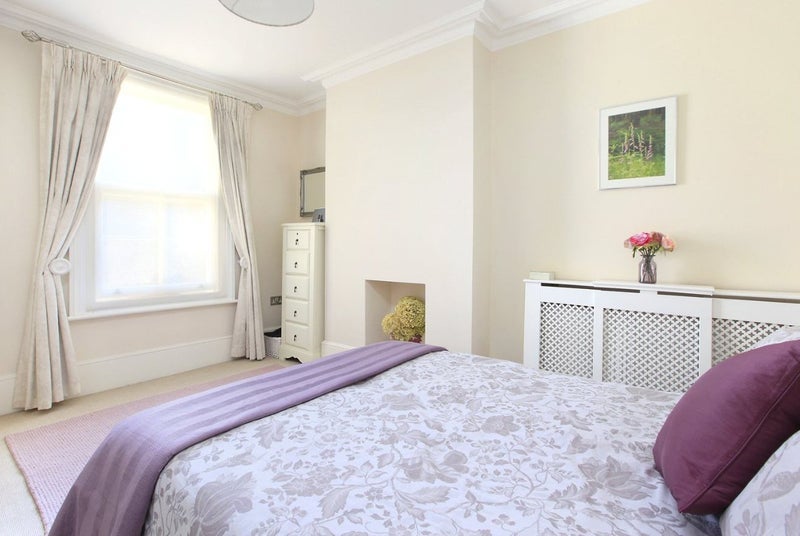 Room Lavender Hill in Greater London