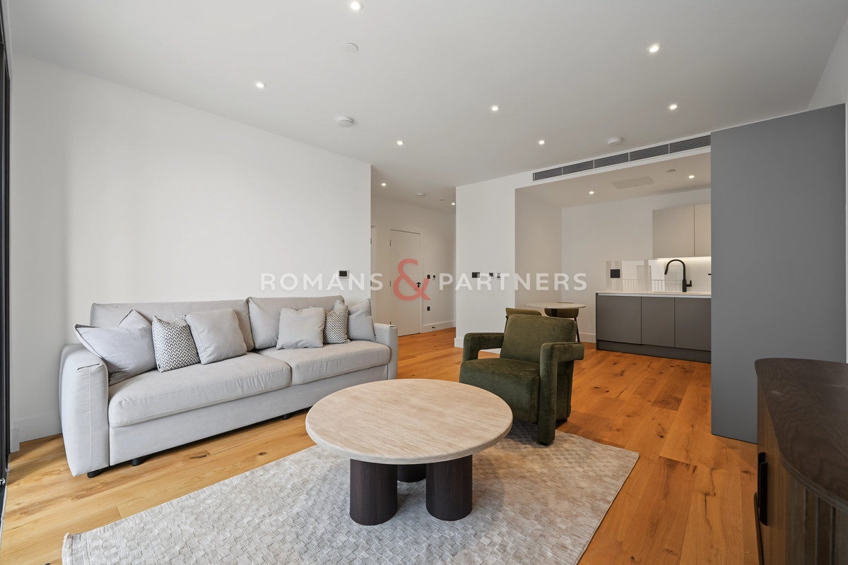 Flat Worgan Street in Greater London