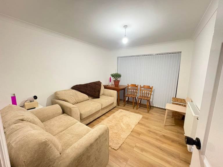 Room Martin Rise in Metropolitan Borough of Solihull