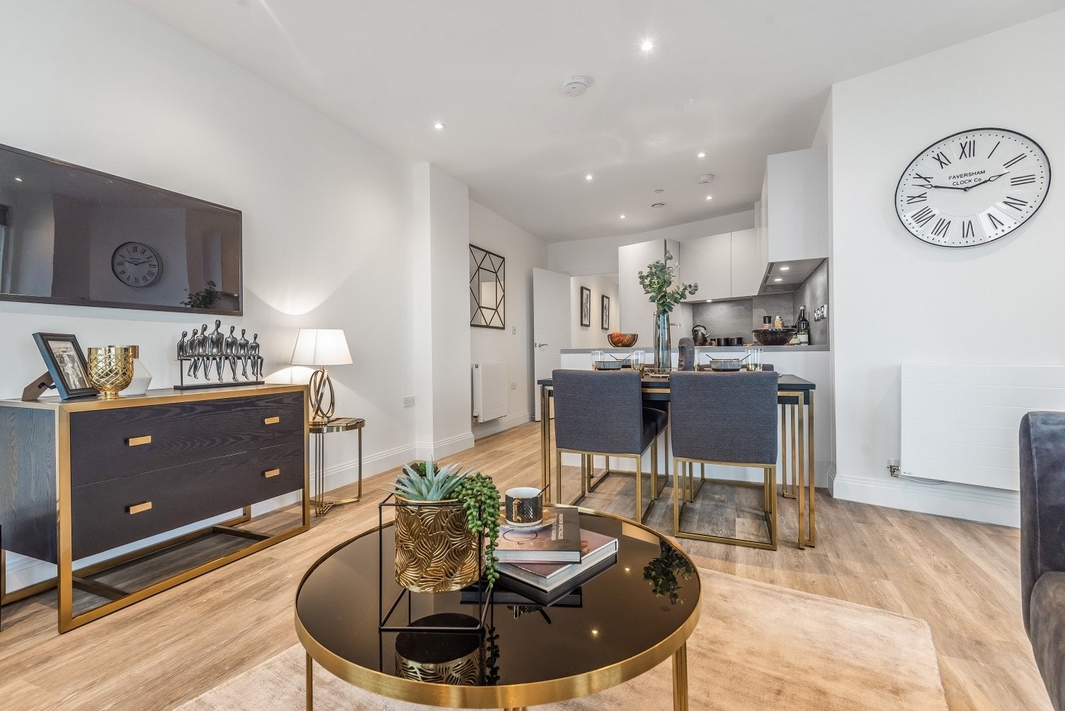 Flat Kentish Way in Greater London