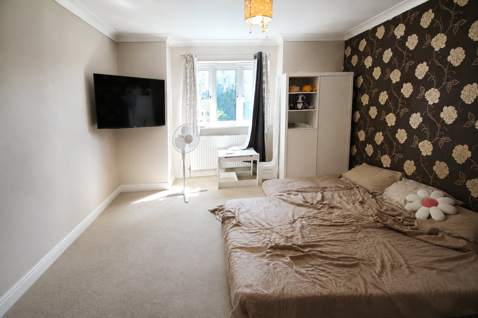 Flat Clayburn Circle in Basildon