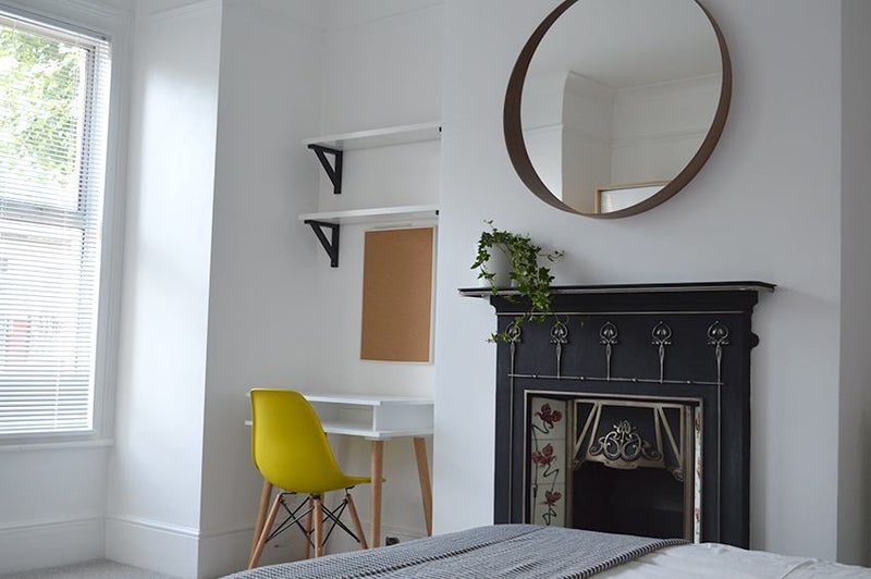 Room Leith Road in Greater London