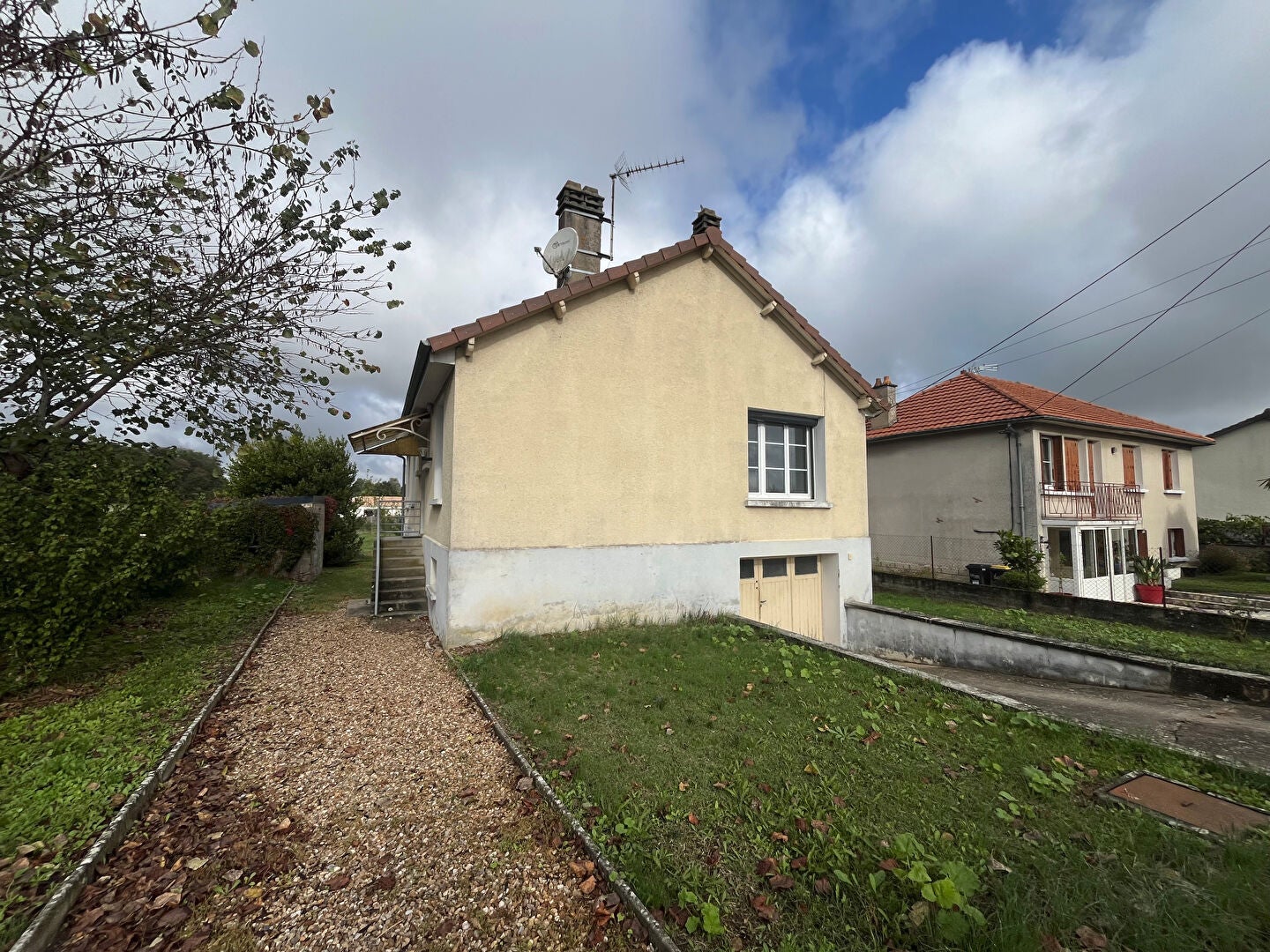 House Rue de la Gare in Dangé-Saint-Romain
