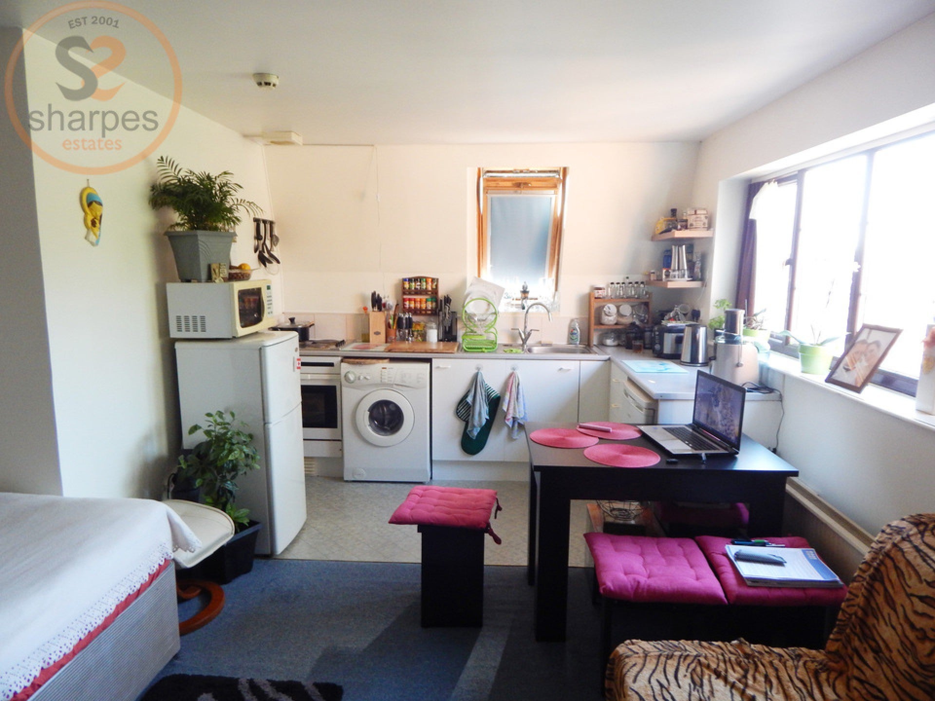 Flat Wandle Road in Greater London