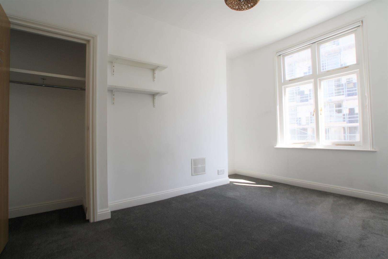 Flat Grand Parade in Brighton