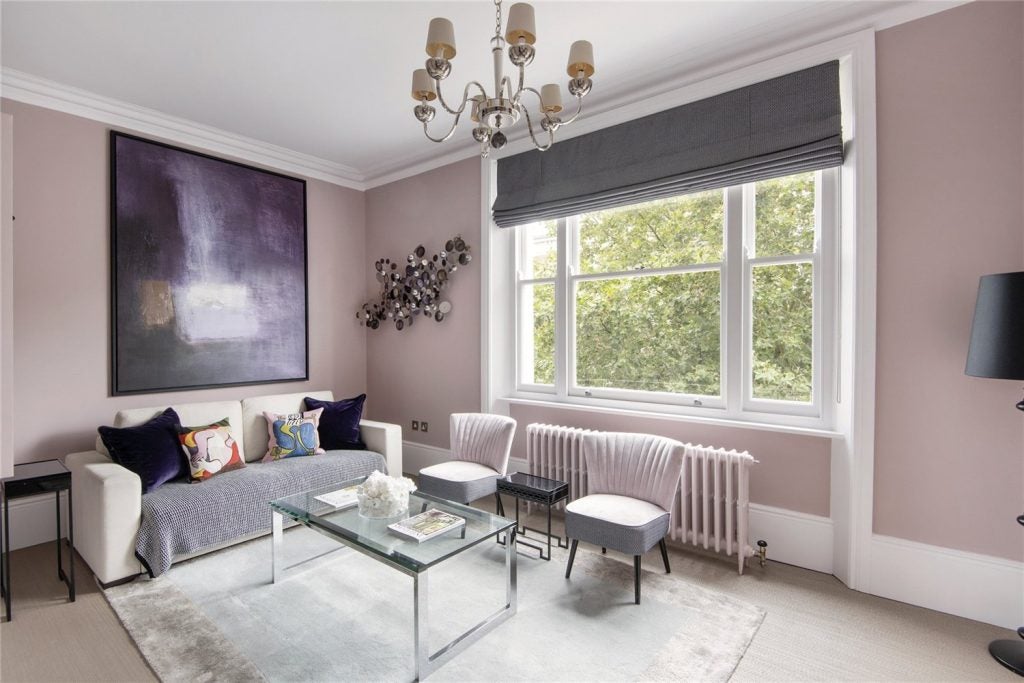 Flat Finborough Road in Greater London