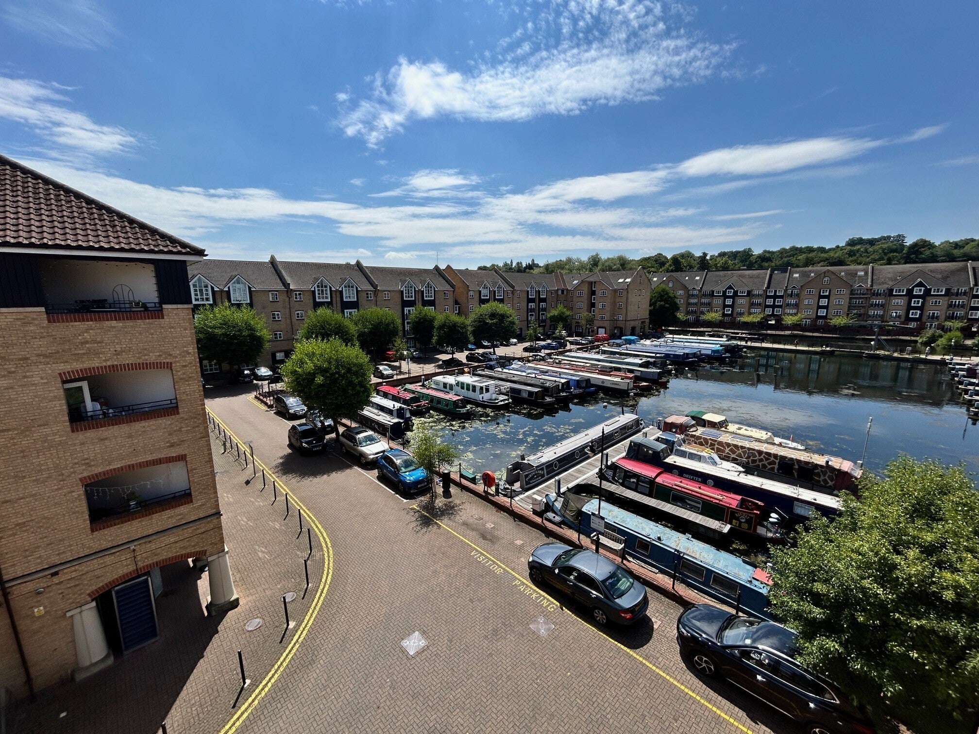 Flat Dickinson Quay in Dacorum