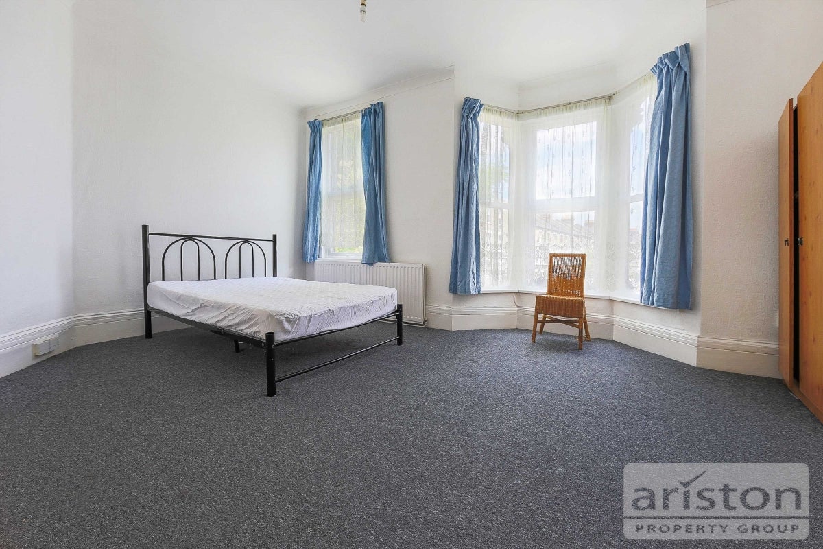 Flat Crayford Road in Greater London