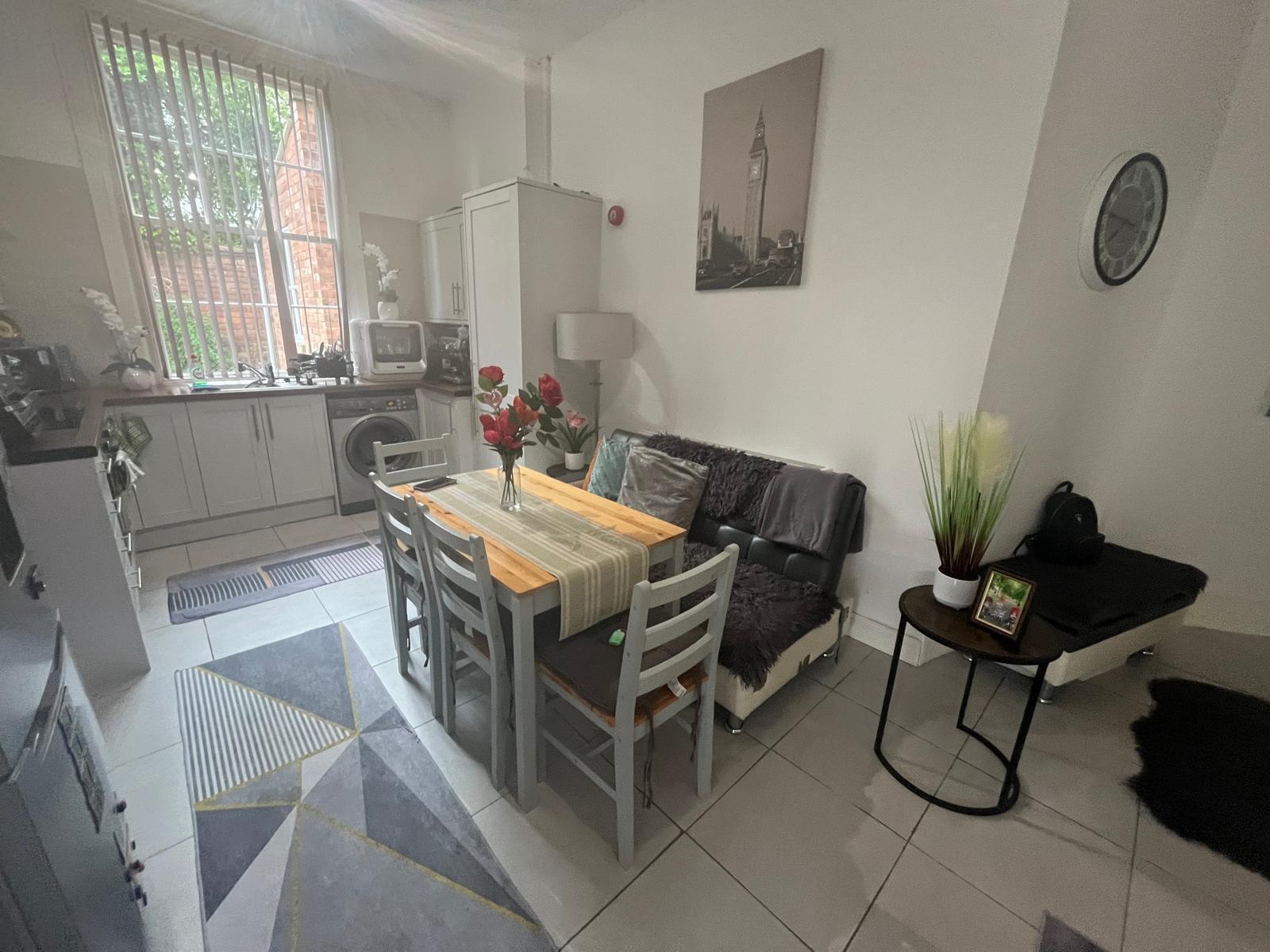 Flat Rosefield Street in Royal Leamington Spa