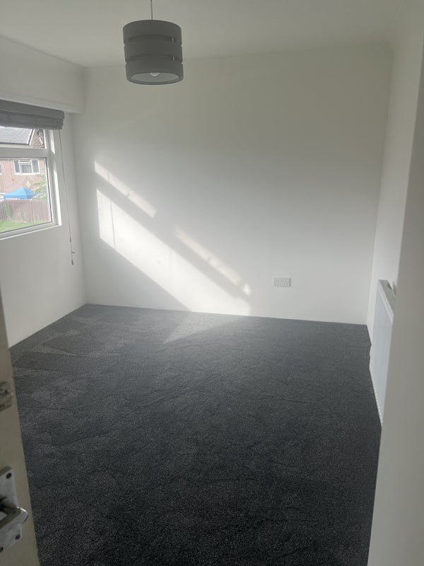 Room Grasmere Avenue in Warrington