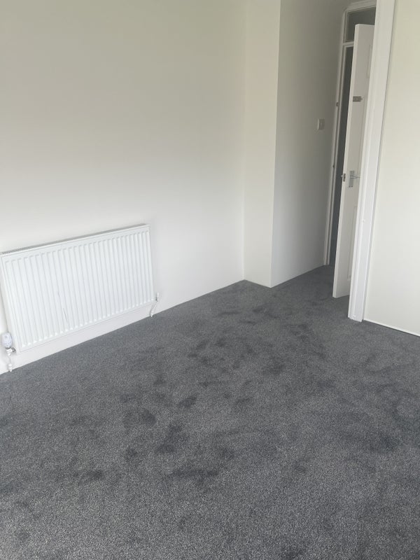 Room Grasmere Avenue in Warrington