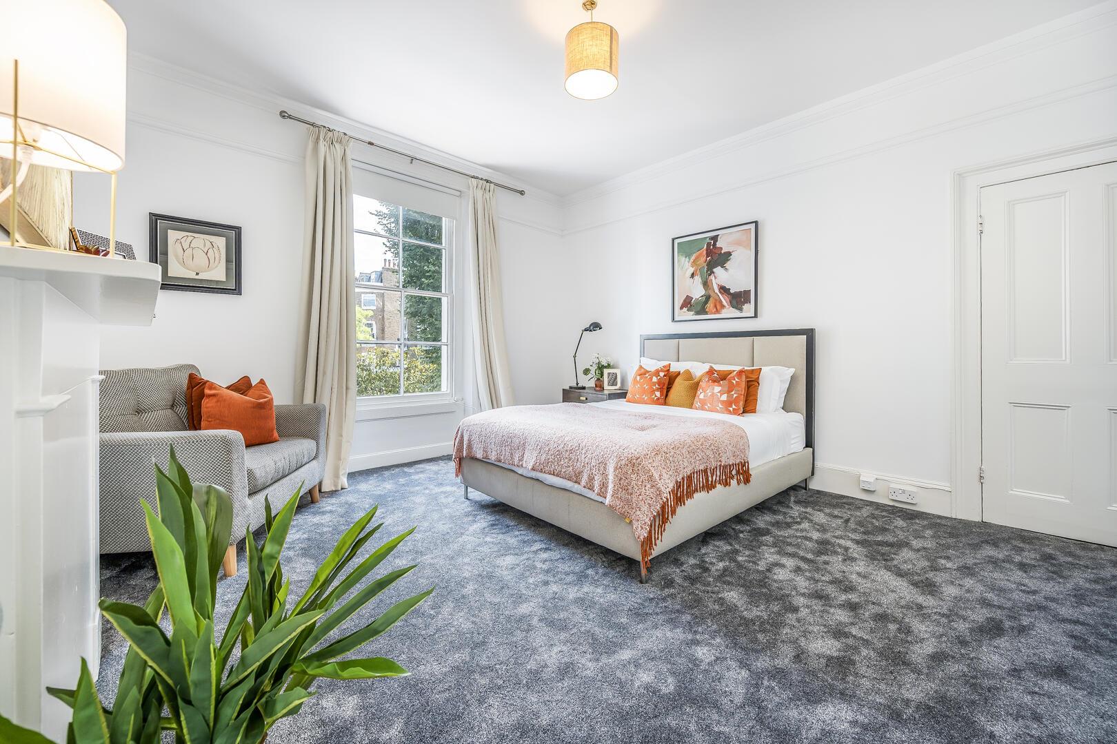 Flat Clarendon Road in Greater London