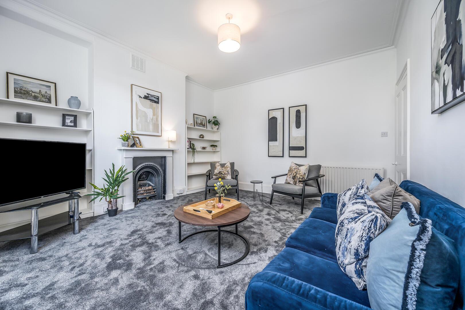 Flat Clarendon Road in Greater London