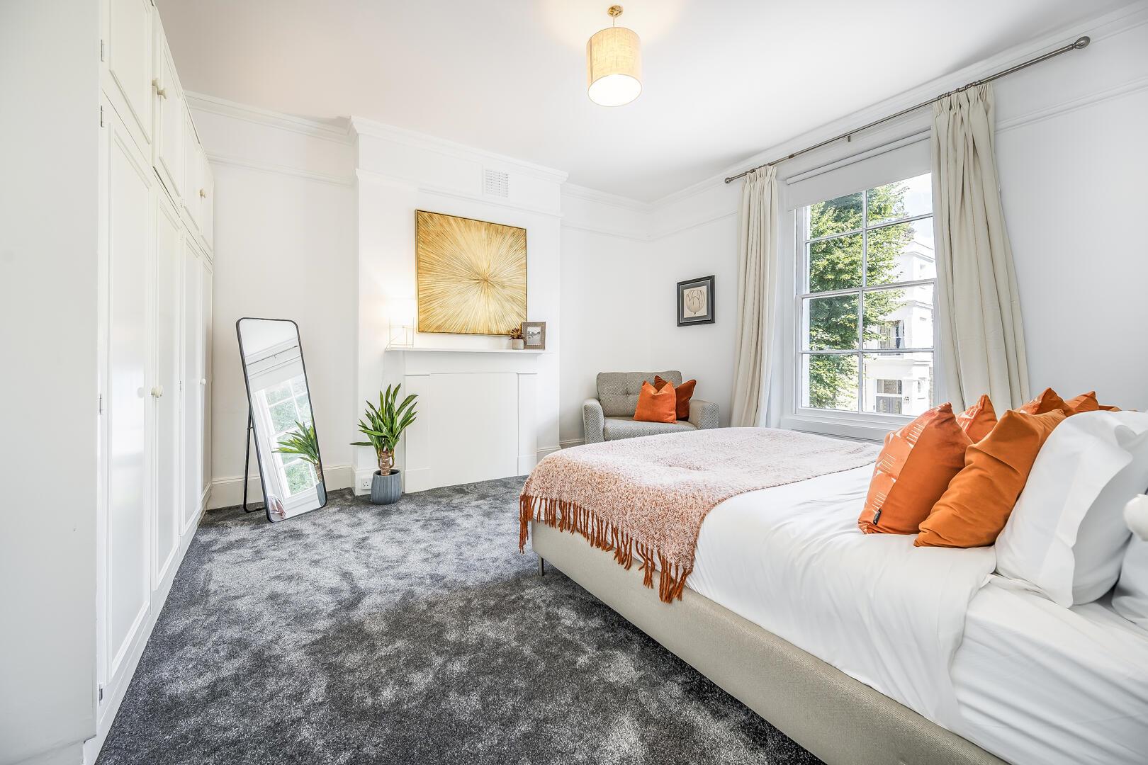 Flat Clarendon Road in Greater London