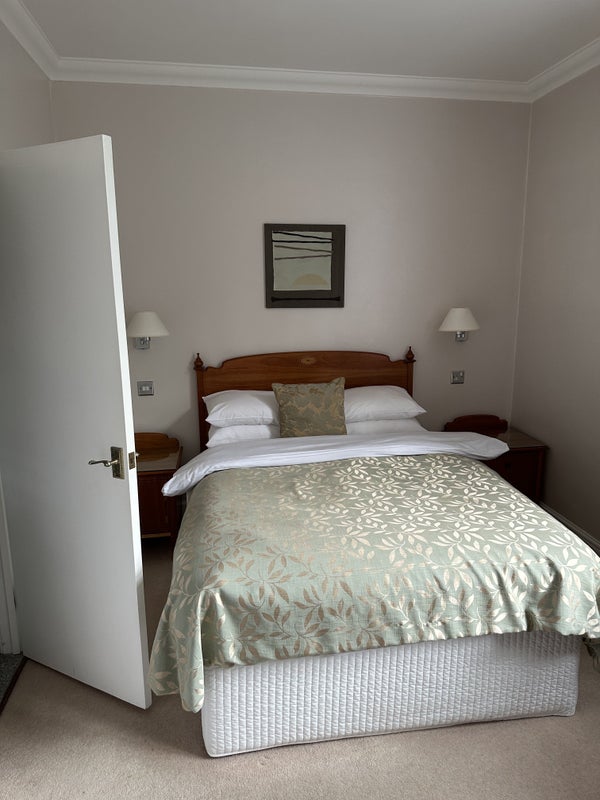 Room Wymers Wood Road in Slough