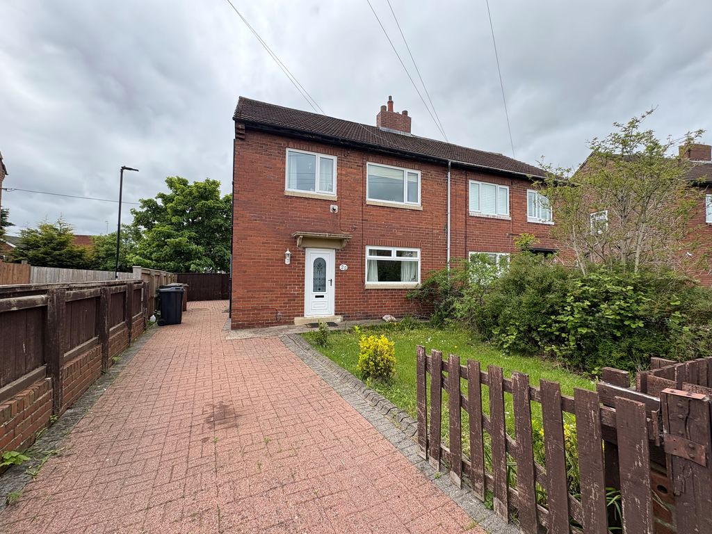 House Mead Crescent in Killingworth